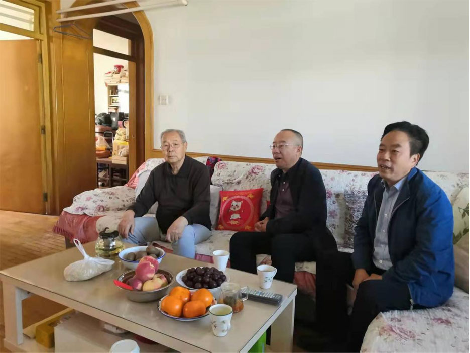 集團領導重陽節(jié)走訪看望離退休老干部(圖1)